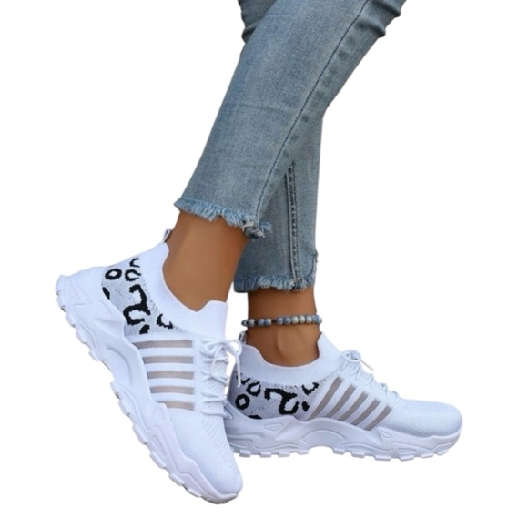 a Butterfly Shoes - Leopard Print Lace Up Low Top Sneakers, White and Black, Size 7.5